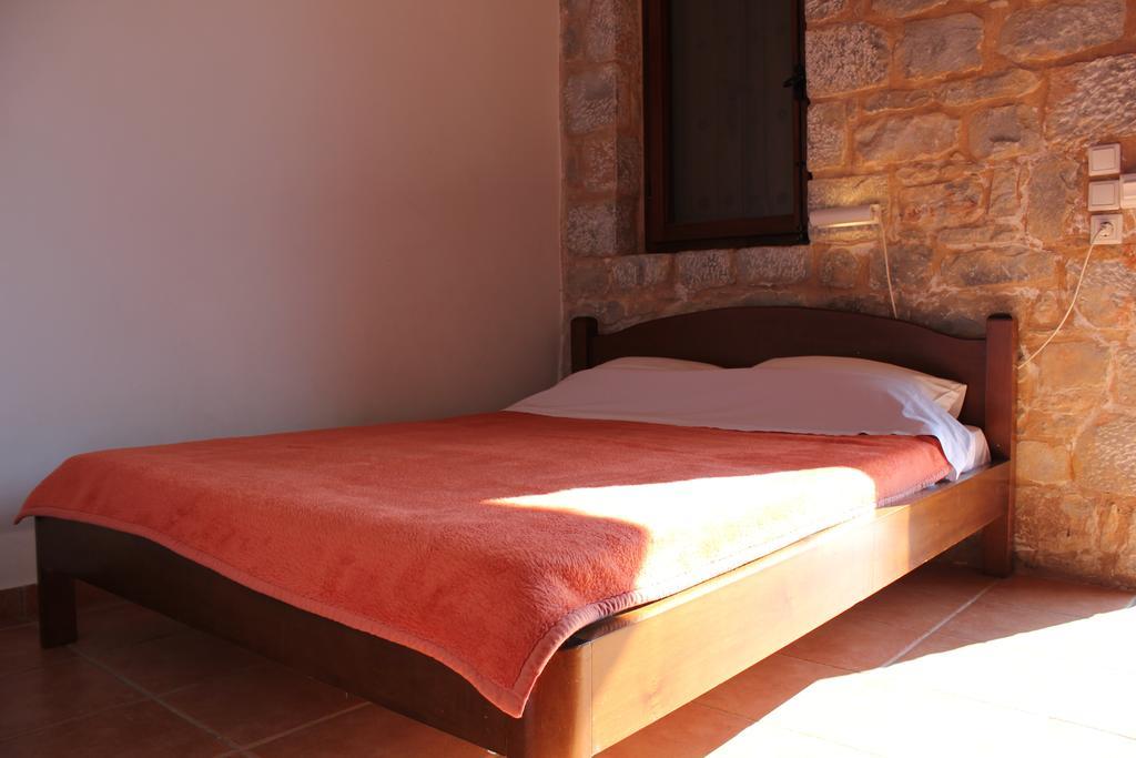 Lalloudes Seaside Accommodation Exo Nimfion Pokoj fotografie